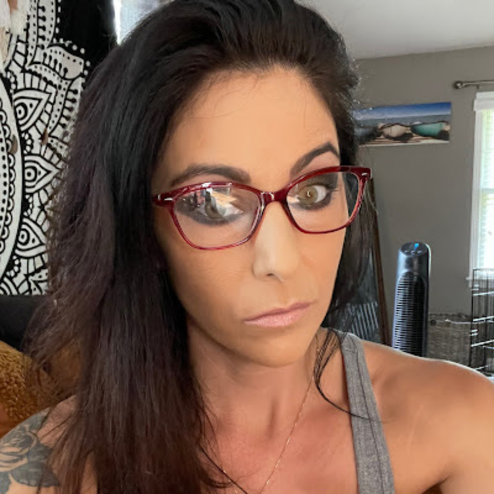 Meet your Posher, Crystal